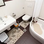 아파트 Apartment Albert *