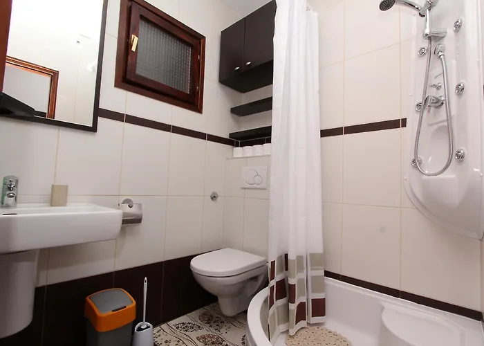 아파트 Apartment Albert